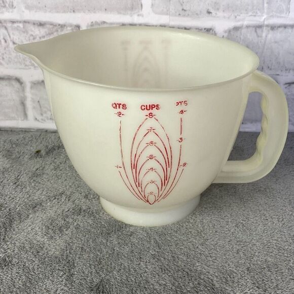 Vintage Tupperware Mix and Store 8 Cup Measuring Pitcher 2 QT - Picture 1 of 7